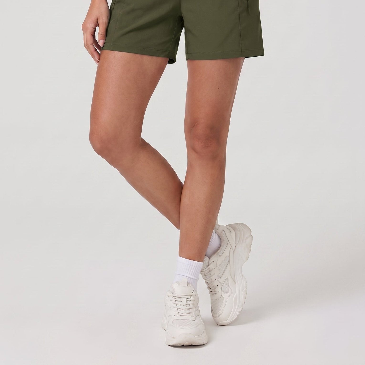 YUCOLEN Women's Quick Dry Hiking Cargo Shorts UPF 50 Plus Lightweight 5 Inch Athletic Shorts in Army Green