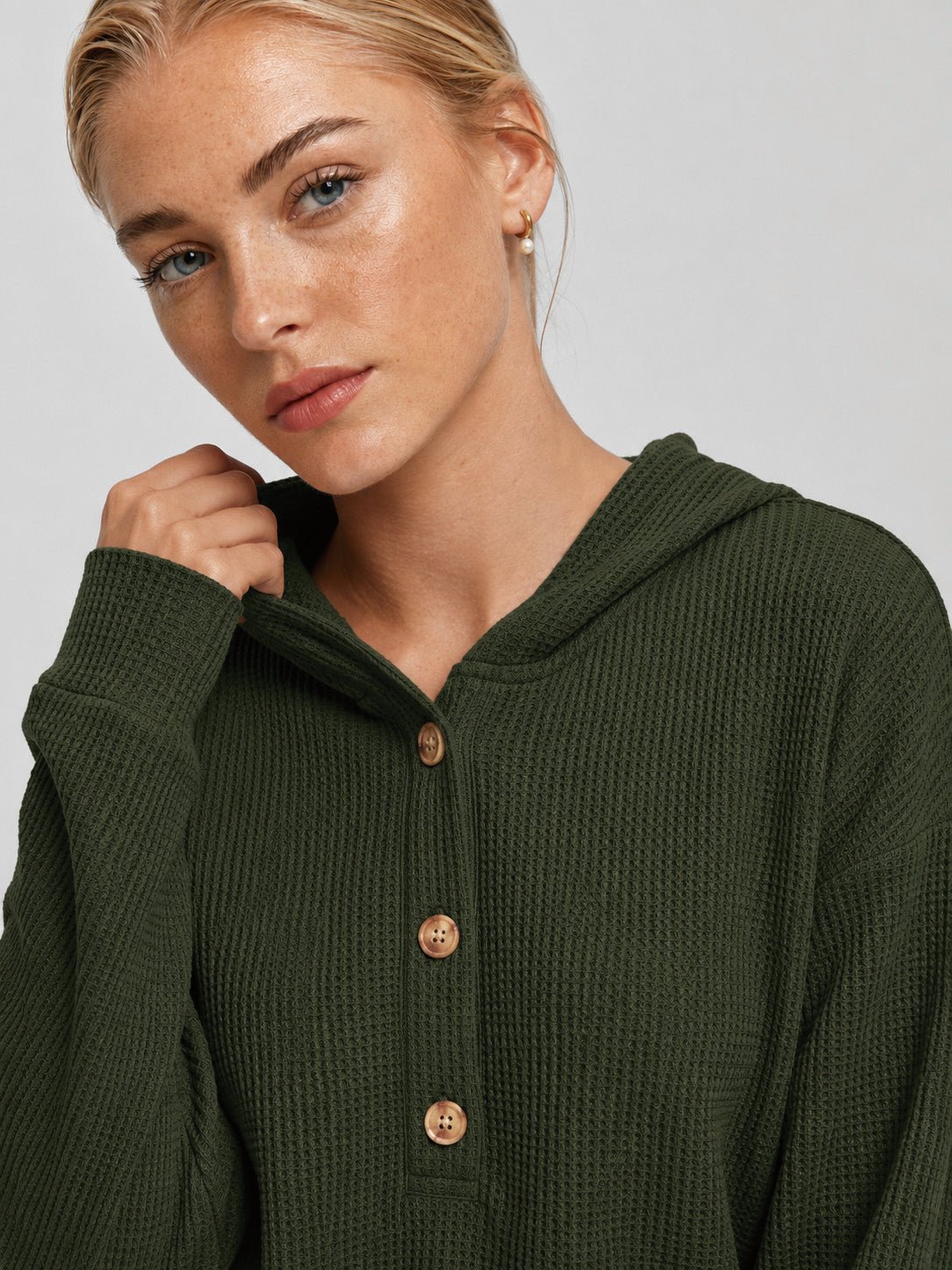 YUCOLEN Women's Waffle Knit Oversized Hoodie 4-Button Henley Pullover in Army Green