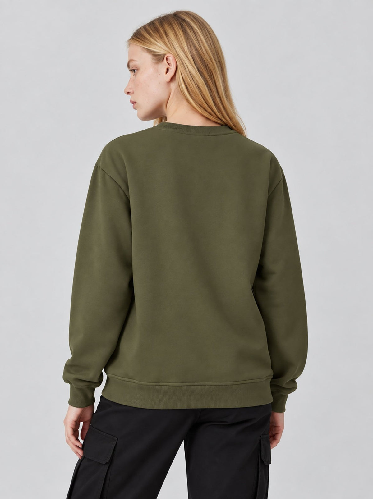 YUCOLEN Womens Warm Fleece Crewneck Sweatshirt with Zip Pockets in Army Green