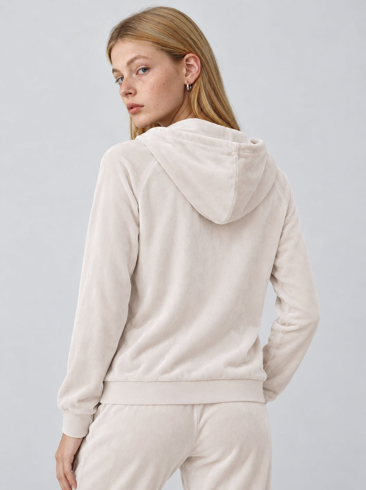 YUCOLEN Women's Soft Velour Full Zip Hooded Jacket with Pockets in Beige