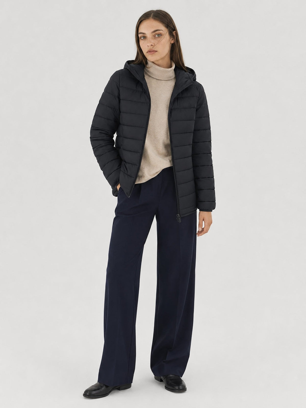 YUCOLEN Women Lightweight Hooded Jacket Water-Resistant Quilted Outdoor Coat in Black