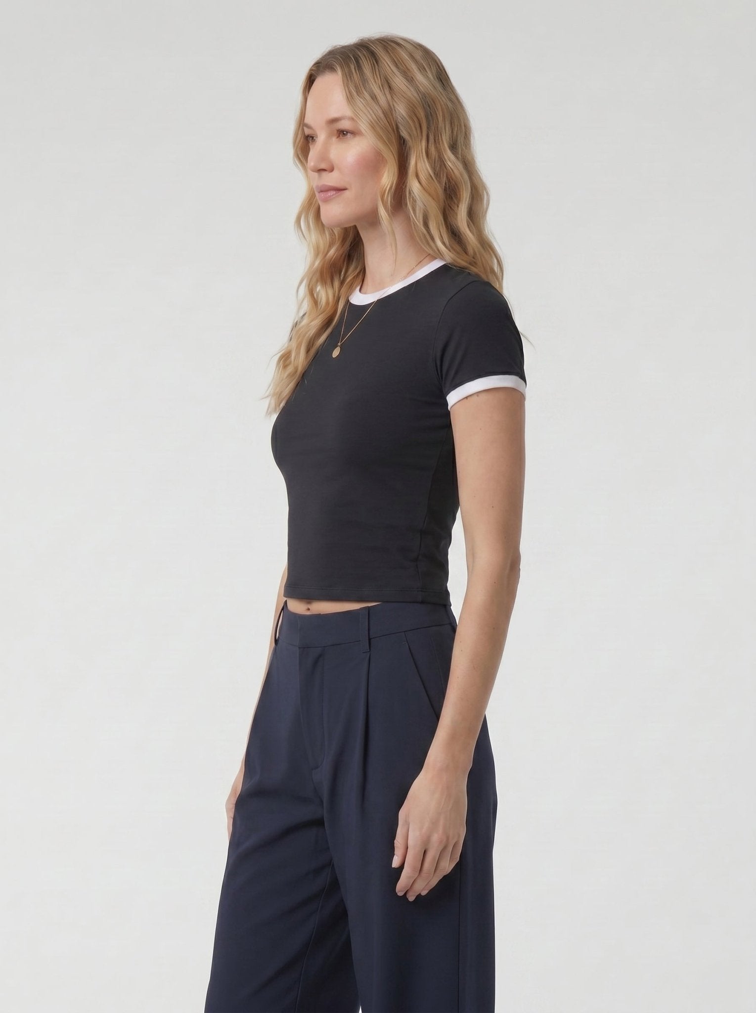 YUCOLEN Women Slim Fit Color Block Crop Top - High Stretch Athletic Shirt in Black