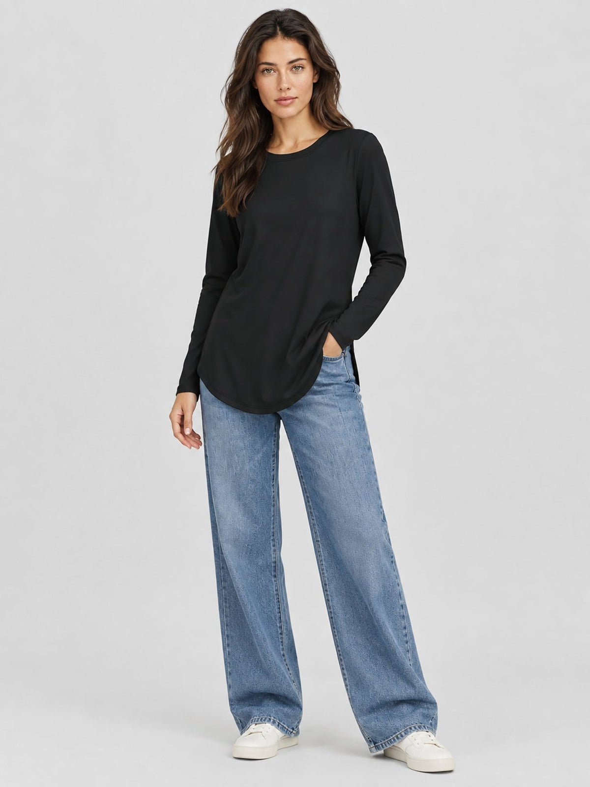 YUCOLEN Women's Long Sleeve Crewneck Tunic Top with Curved Hem in Black