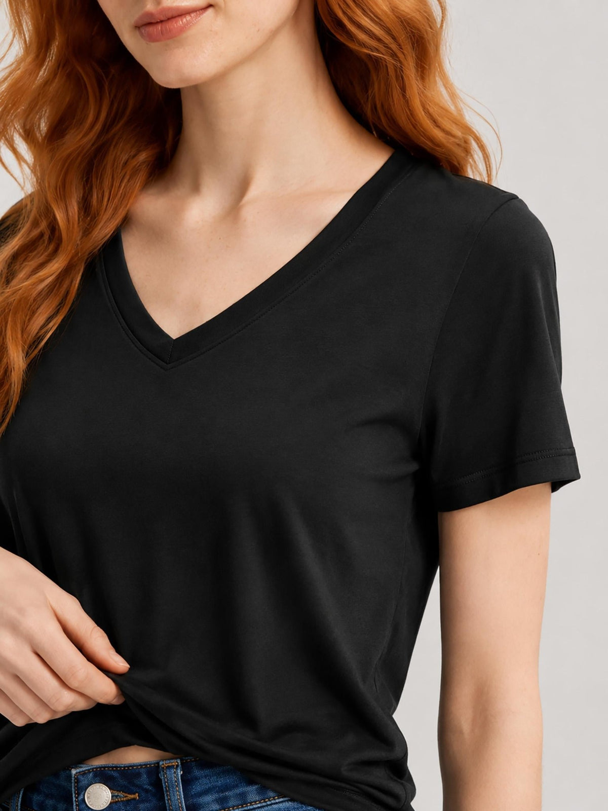 YUCOLEN Women's UPF 50+ V Neck T-Shirt Soft Tri-Blend Sun Protection Performance Tee in Black