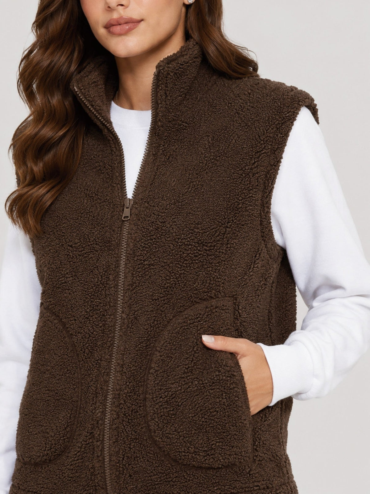 YUCOLEN Women's Sherpa Fleece Vest Fuzzy Zip Up Sleeveless Jacket with 4 Pockets in Brown