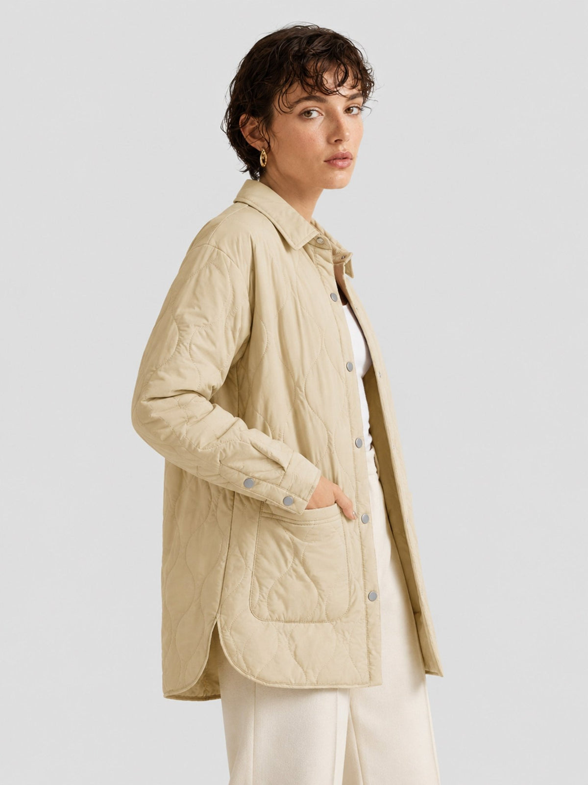 YUCOLEN Women's Water Ripple Quilted Shacket Lightweight Button Down Coat with Pockets in Champagne