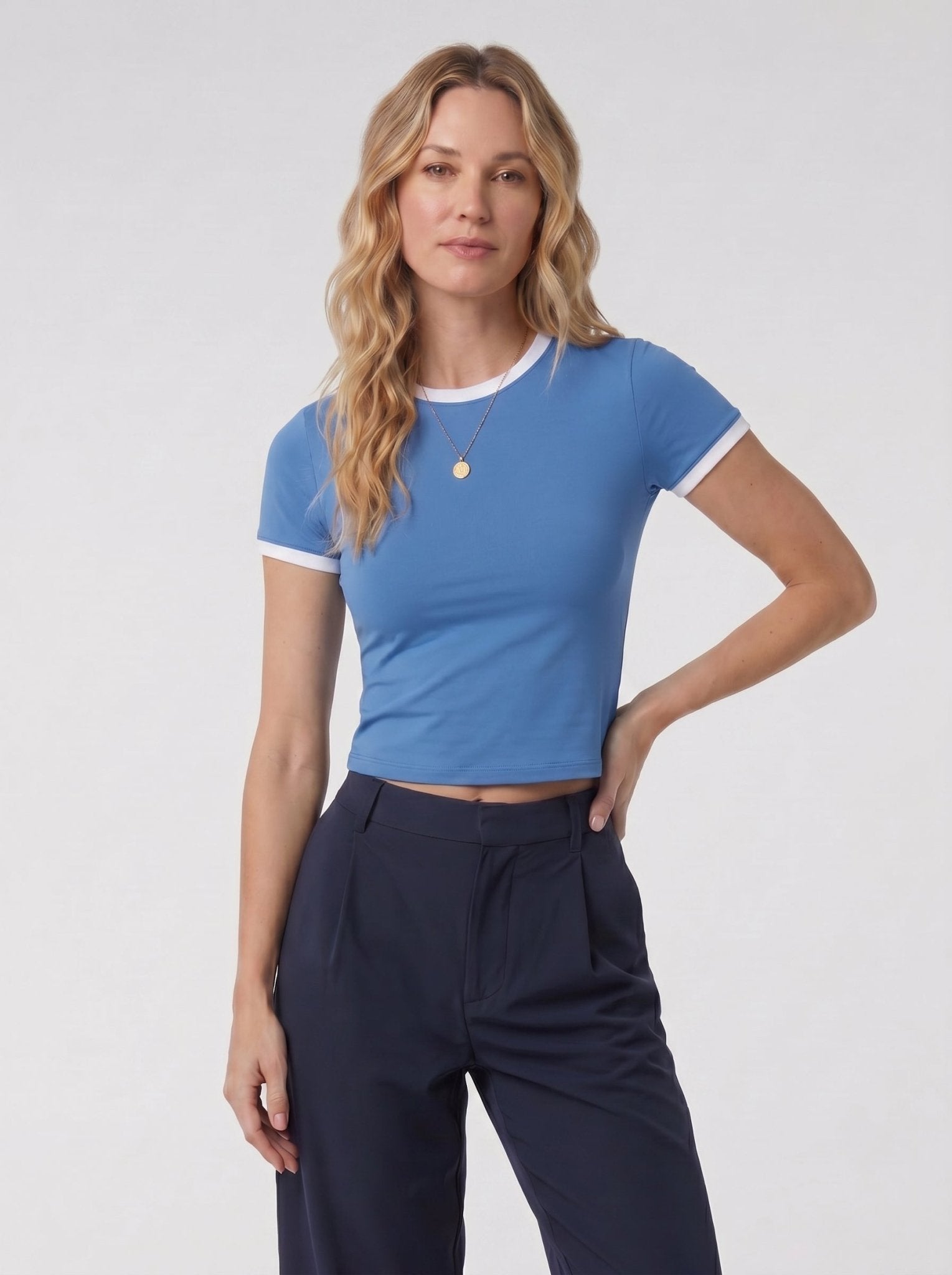 YUCOLEN Women Slim Fit Color Block Crop Top - High Stretch Athletic Shirt in Dark Blue