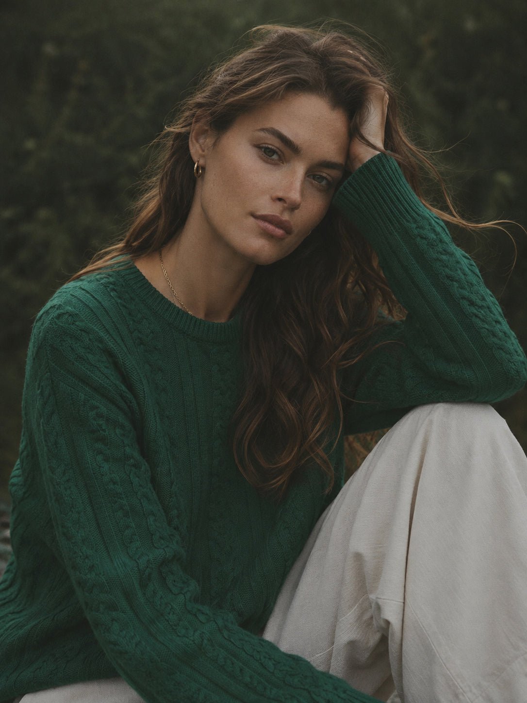 YUCOLEN Women's Lightweight Cable Knit Sweater Soft Crew Neck Fisherman Pullover Top in Dark Green