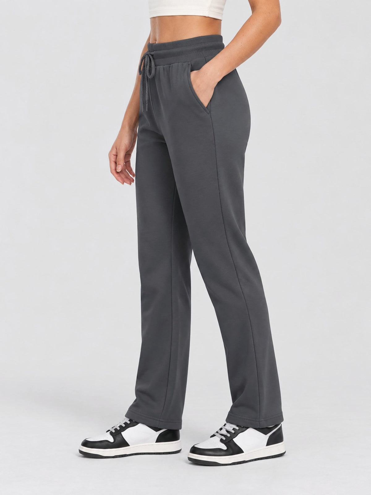 YUCOLEN Women's Heavyweight Water Resistant Sherpa Lined Sweatpants for Winter Snow in Dark Grey