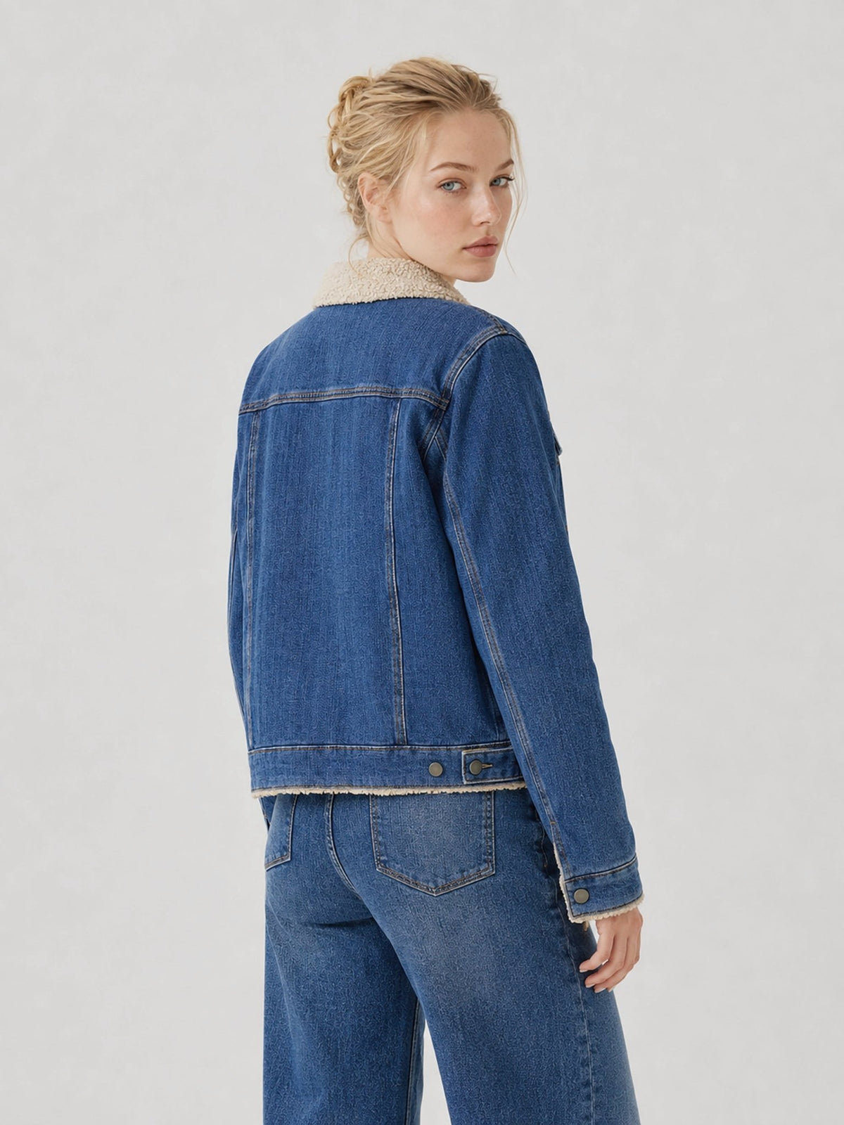 YUCOLEN Women's Warm Sherpa Lined Denim Jacket with Fleece Collar and Pockets in Denim Blue