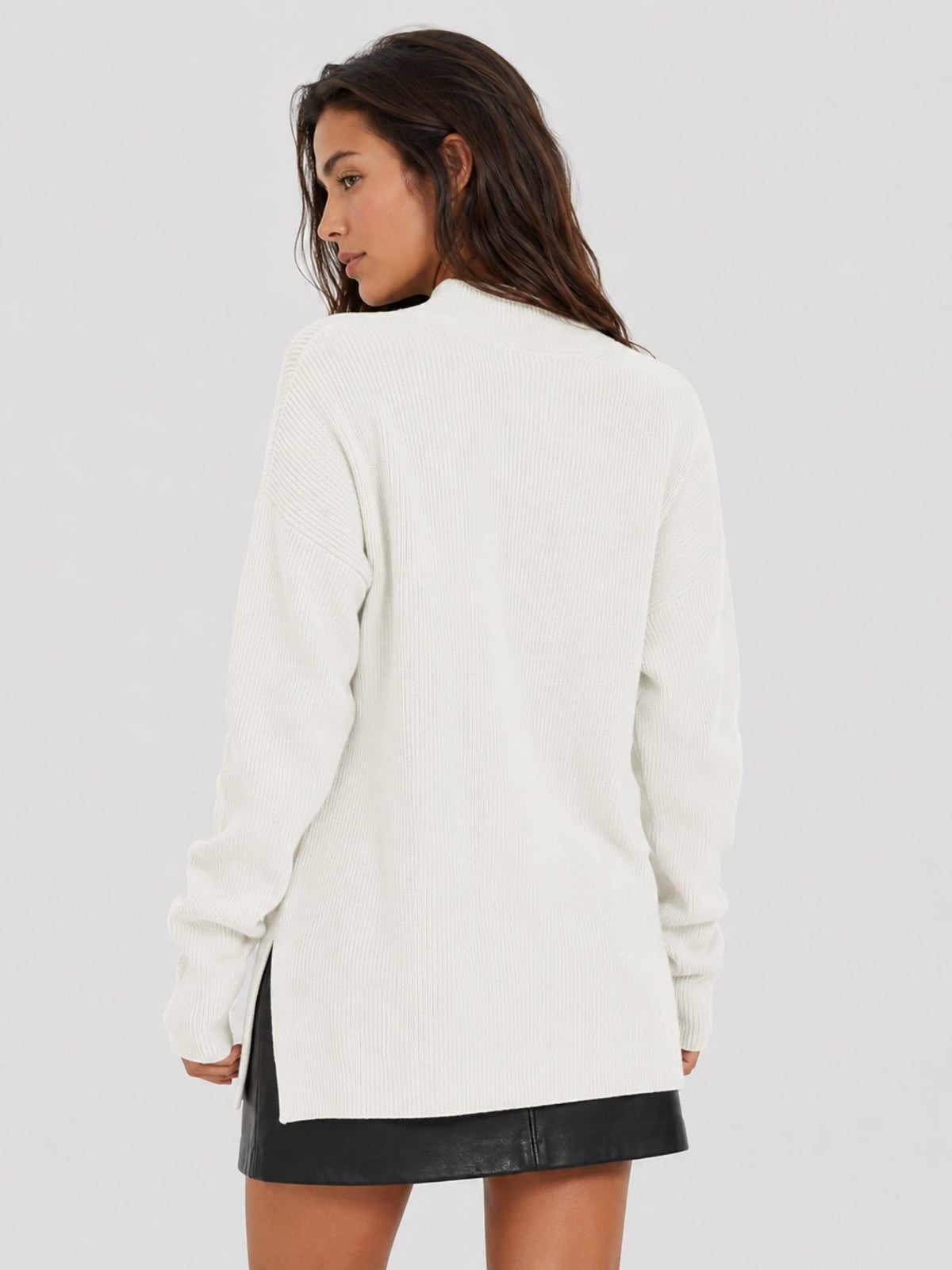 YUCOLEN Women's Oversized Ribbed Knit Turtleneck Pullover with Side Slit in Light beige