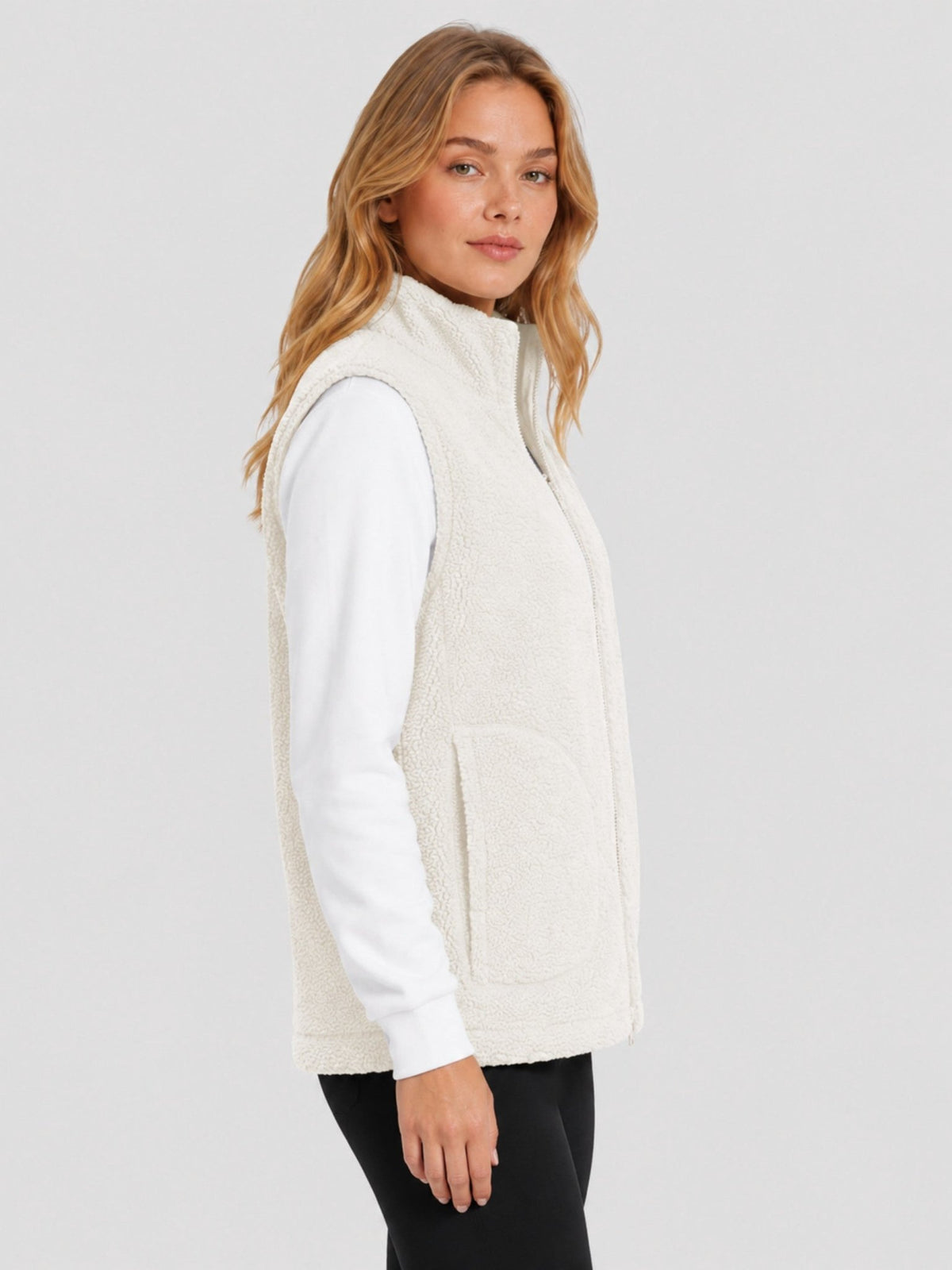 YUCOLEN Women's Sherpa Fleece Vest Fuzzy Zip Up Sleeveless Jacket with 4 Pockets in Light Beige