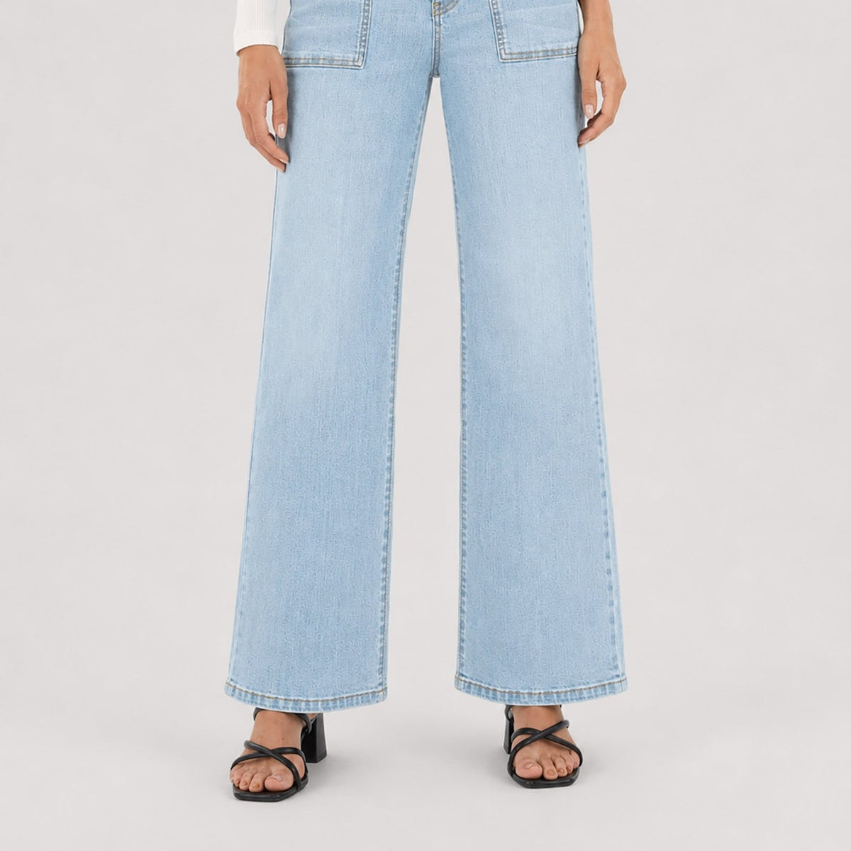 YUCOLEN Women's High Waisted Straight Leg Stretchy Denim Jeans with Pockets in Light Blue