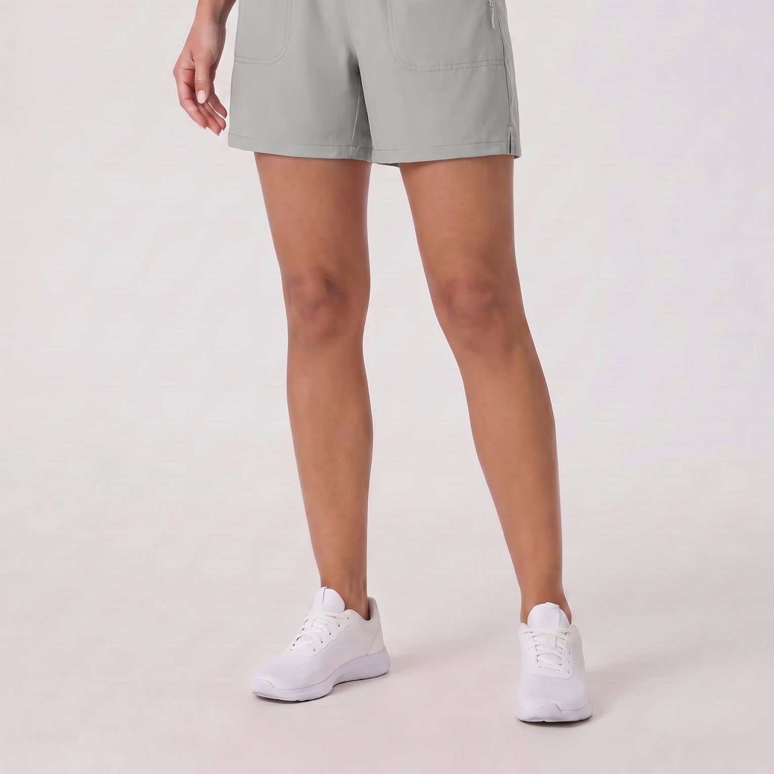YUCOLEN Women 5 Inch Water Resistant Hiking Shorts UPF 50 Plus Quick Dry Golf Shorts with Zipper Pockets in Light Grey