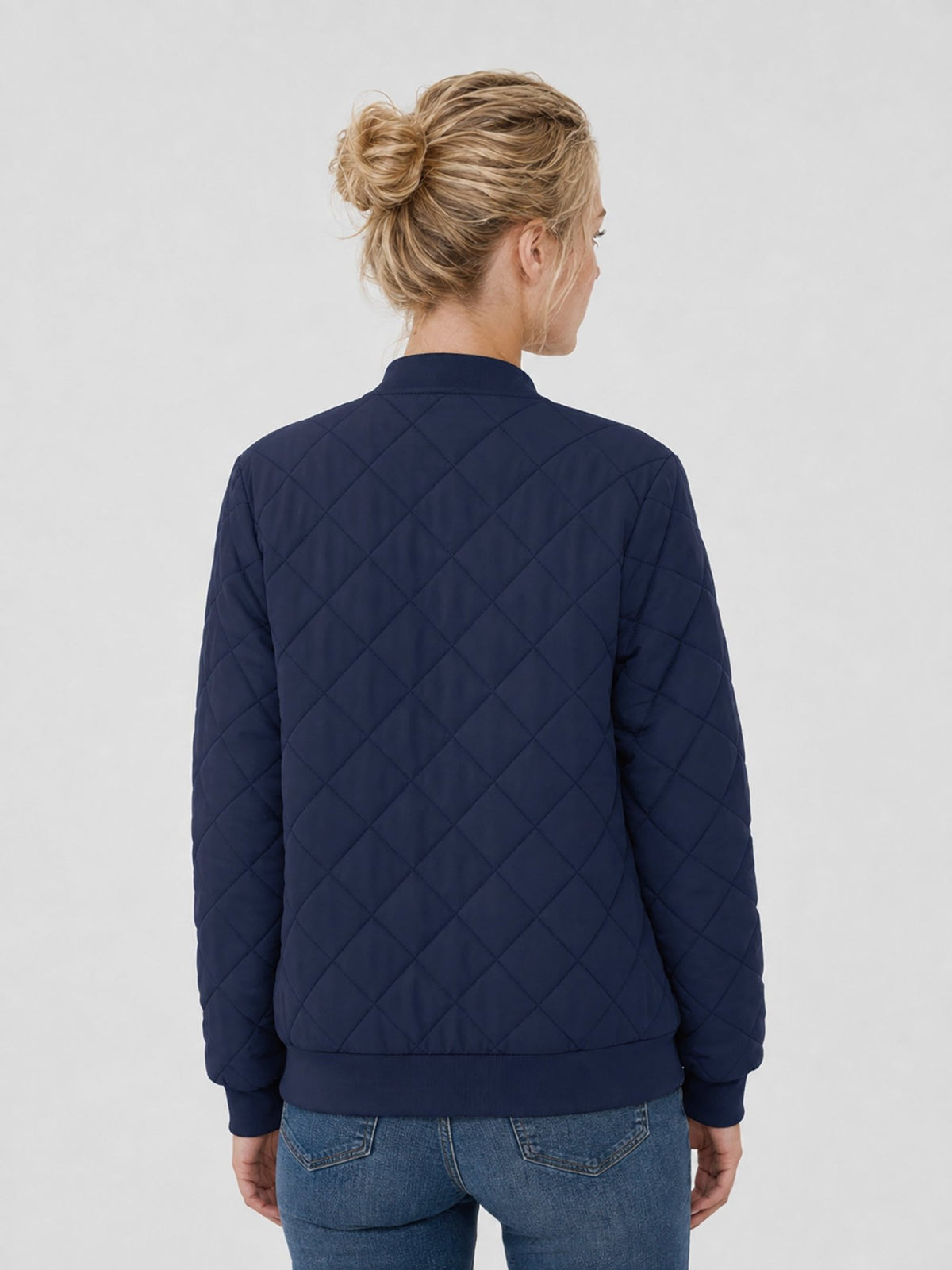 YUCOLEN Women's Lightweight Diamond Quilted Bomber Jacket with Secure Zip Pockets in Navy