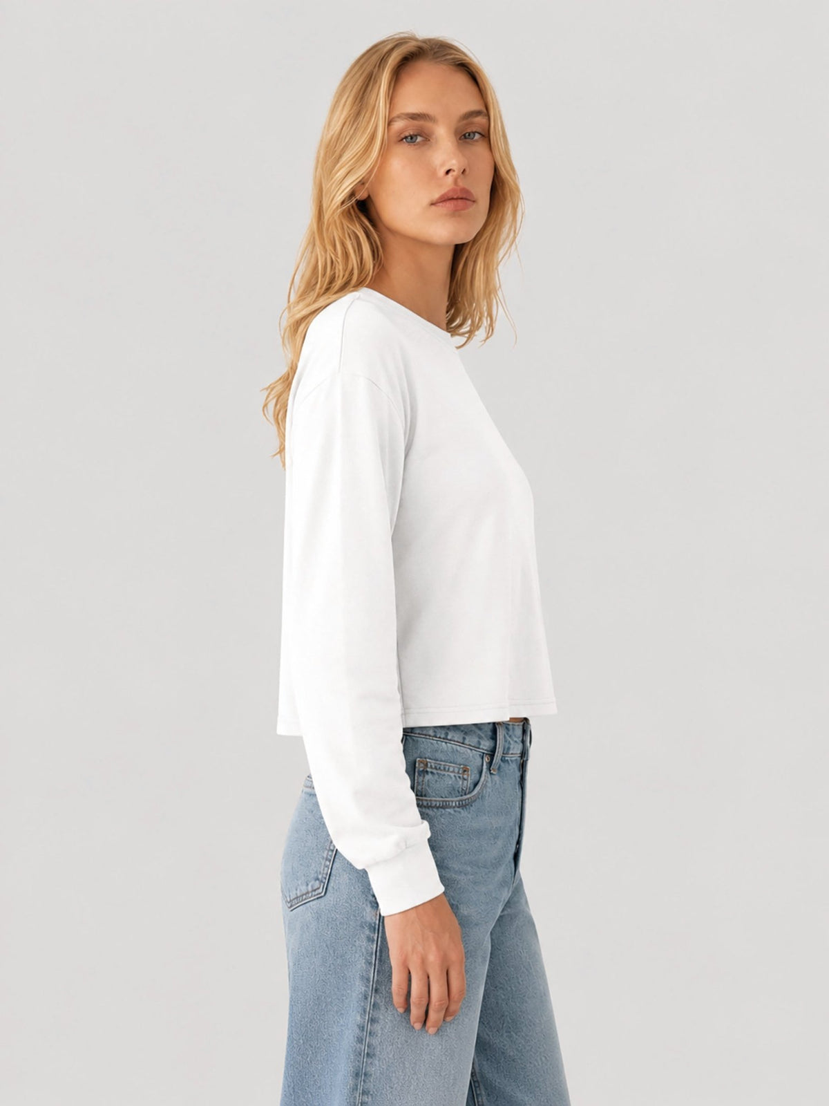 YUCOLEN Women's Breathable Cotton Blend Long Sleeve Crewneck Cropped Top in White