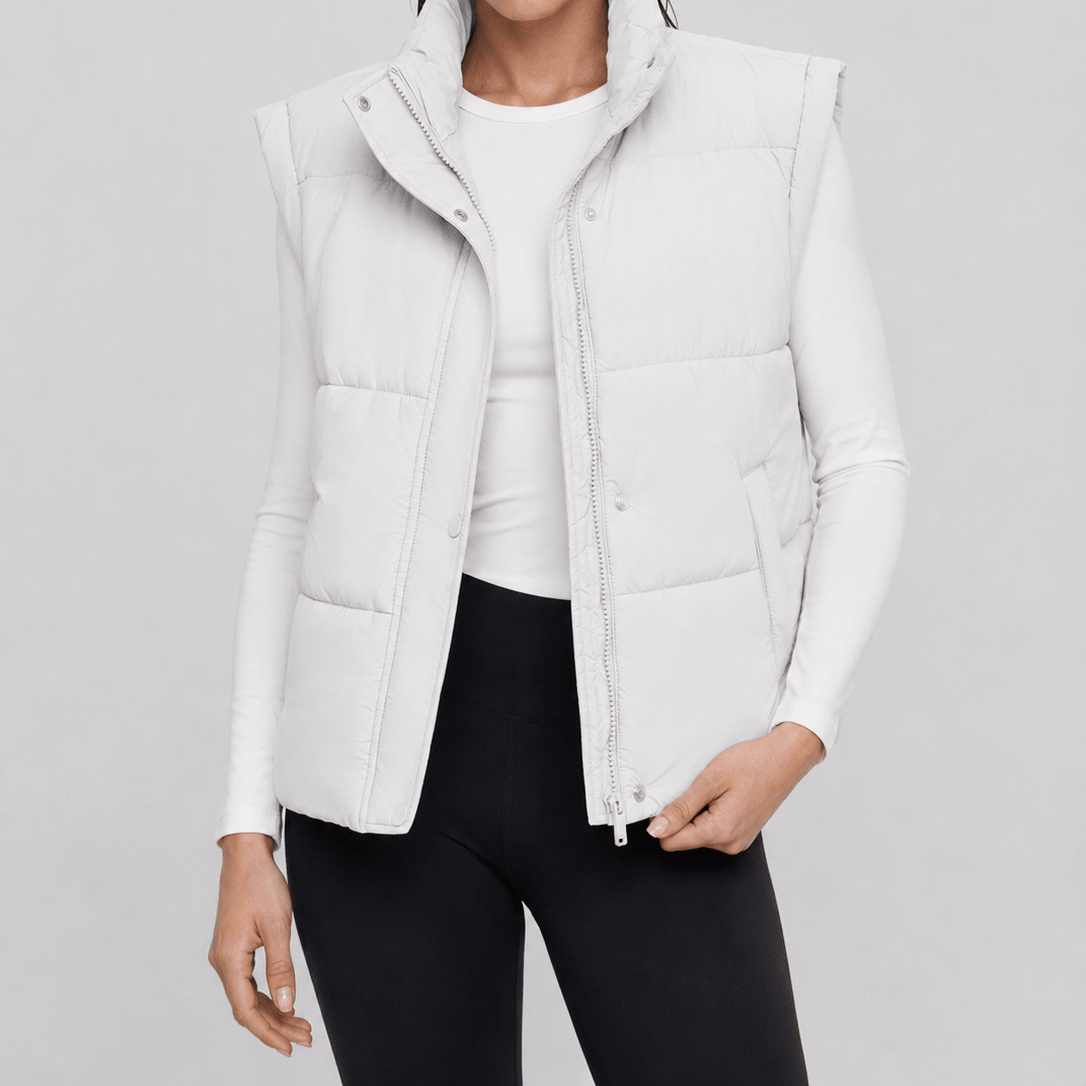 YUCOLEN Women's Cropped Puffer Vest Lightweight Windproof Insulated Gilet with Pockets in White