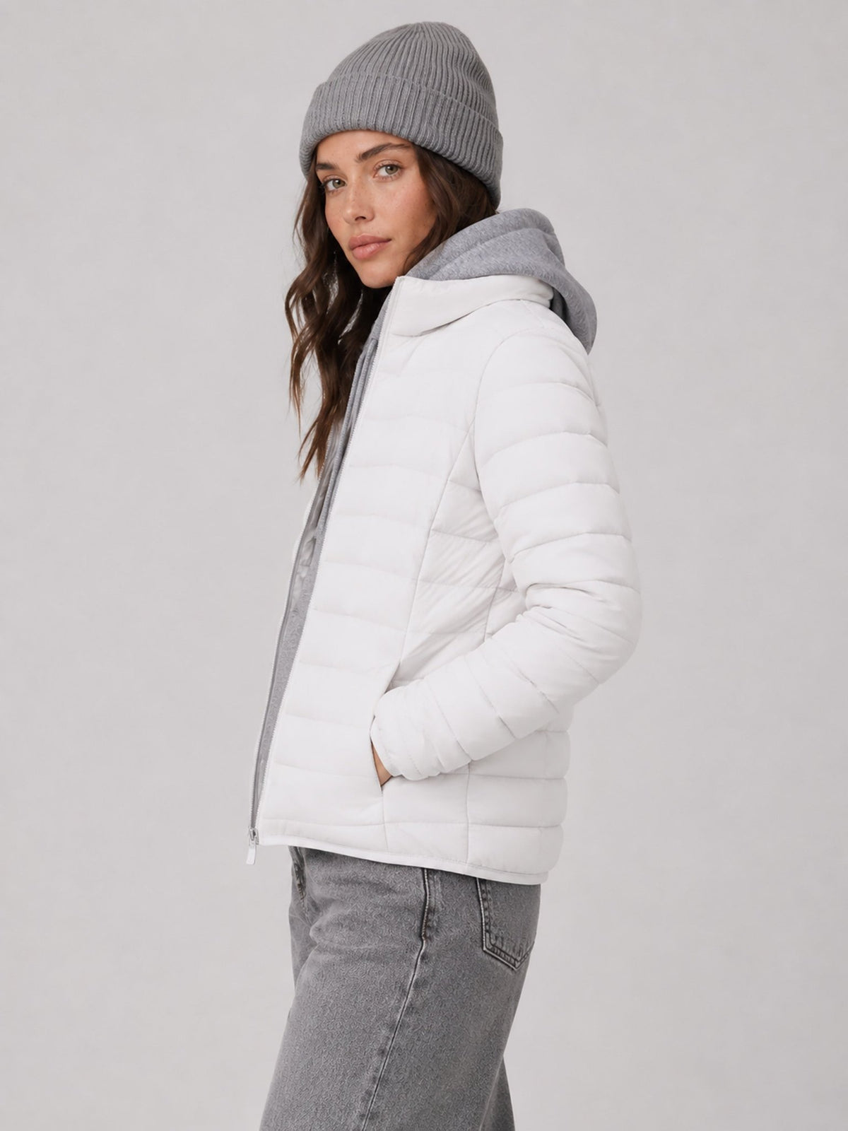YUCOLEN Women's Lightweight Jacket Packable Water Resistant Quilted Coat with 4 Pockets in White