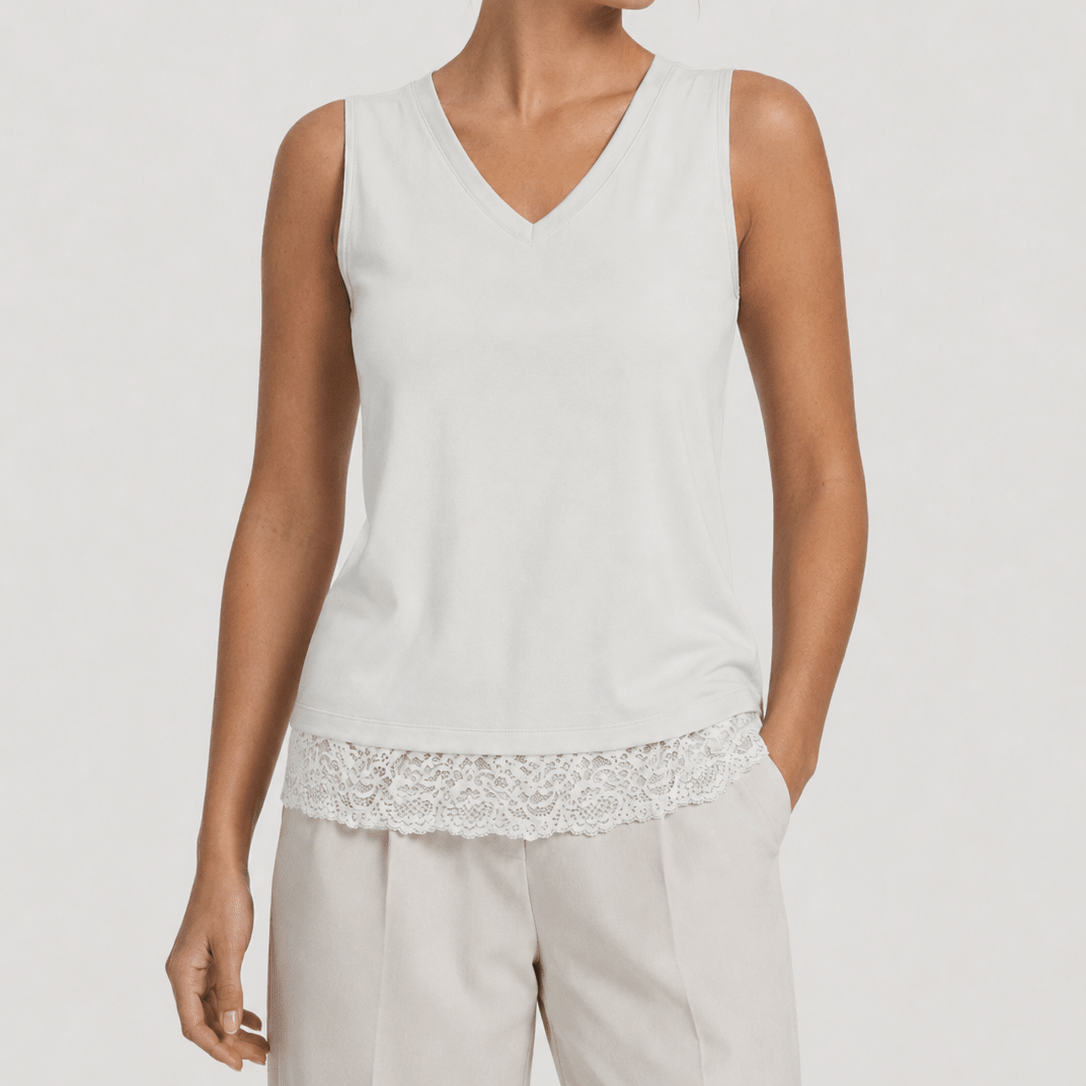 YUCOLEN Women's Lightweight Sleeveless Tank Top - Stretch Workout Shirt in White