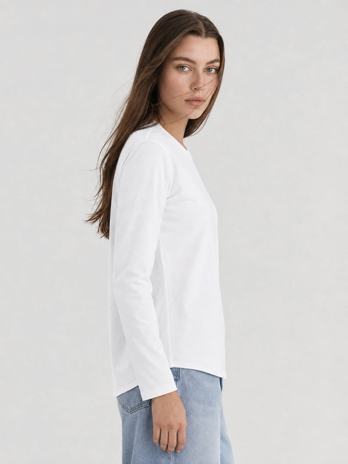 YUCOLEN Women's Long Sleeve Tri-blend Shirt Soft Breathable Loose Fit Crew Neck Tee in White