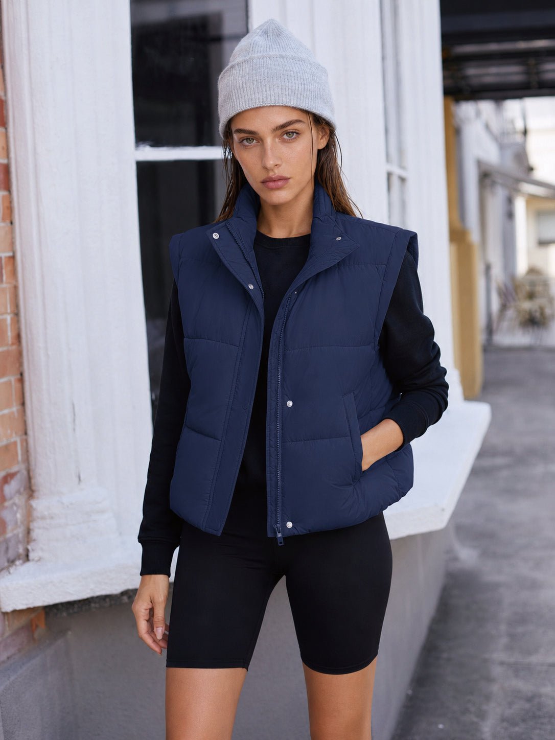 YUCOLEN Women's Cropped Puffer Vest Lightweight Windproof Insulated Gilet with Pockets in Navy