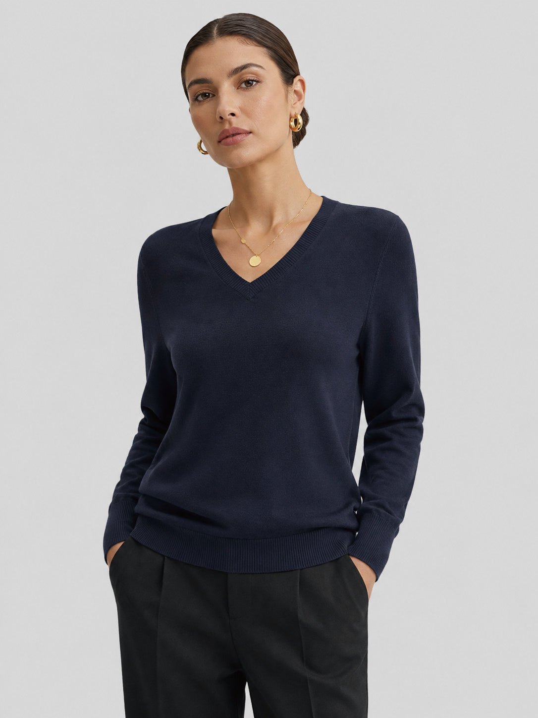 YUCOLEN Women's V Neck Lightweight Sweater Soft Artificial Wool Blend Pullover Top in Navy