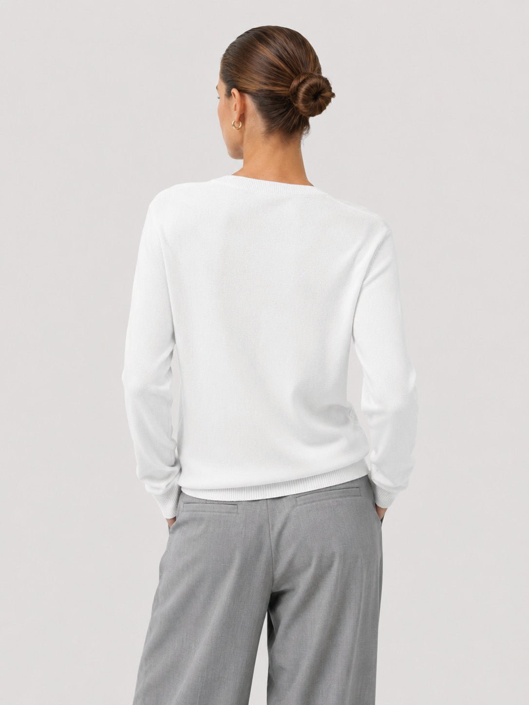 YUCOLEN Women's V Neck Lightweight Sweater Soft Artificial Wool Blend Pullover Top in White