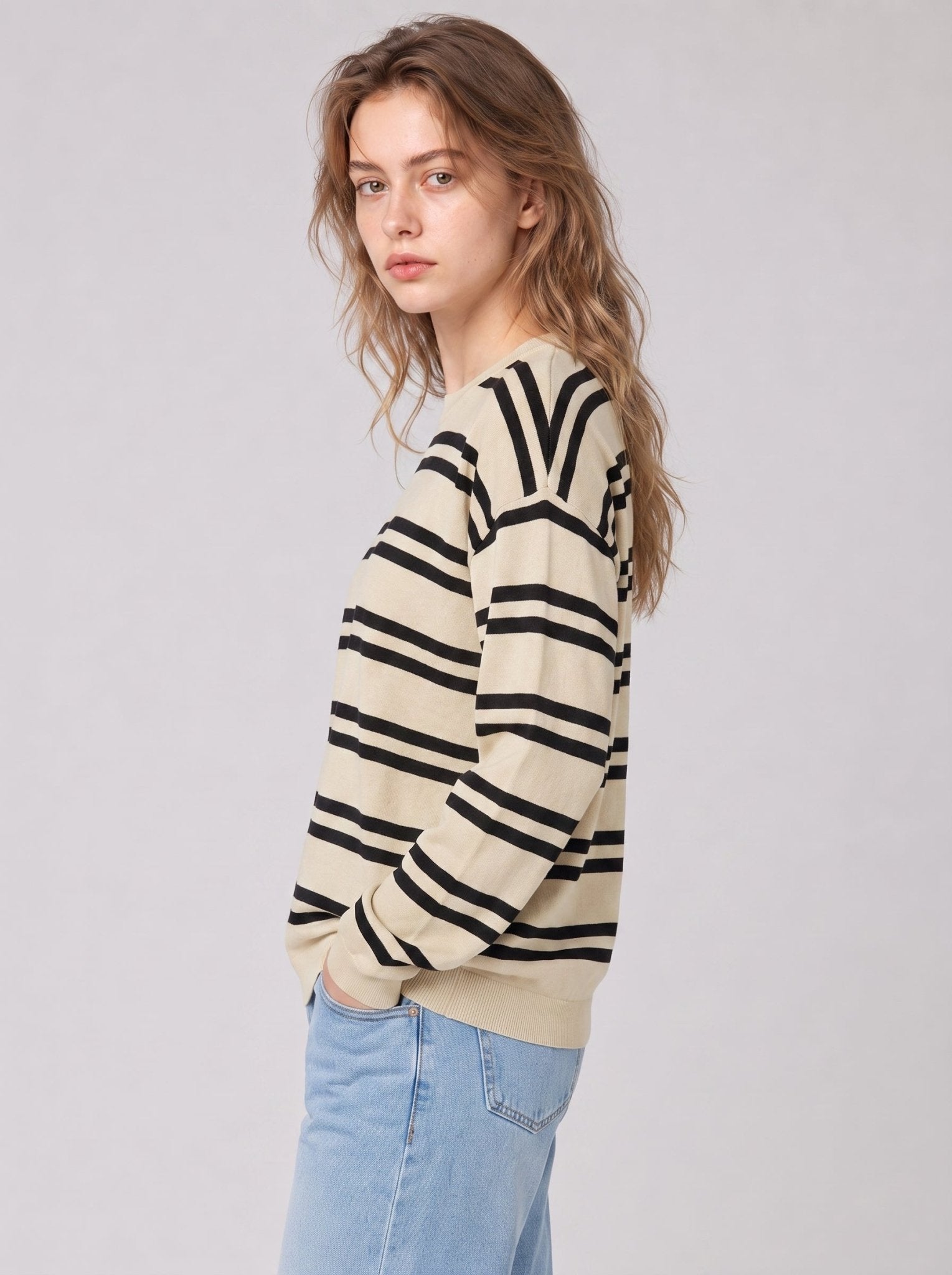 YUCOLEN Women's Striped Crewneck Sweater Soft Knit Casual Loose Fit Pullover for Fall Winter in Apricot