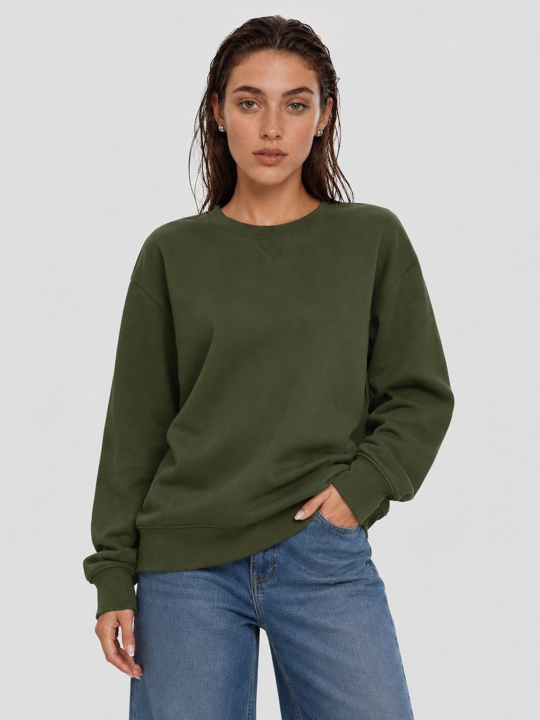 YUCOLEN Women's Fleece Lined Crewneck Sweatshirt with Thumb Holes Loose Fit Pullover in Army Green