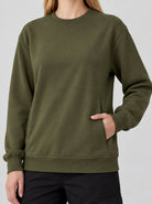 YUCOLEN Womens Warm Fleece Crewneck Sweatshirt with Zip Pockets in Army Green