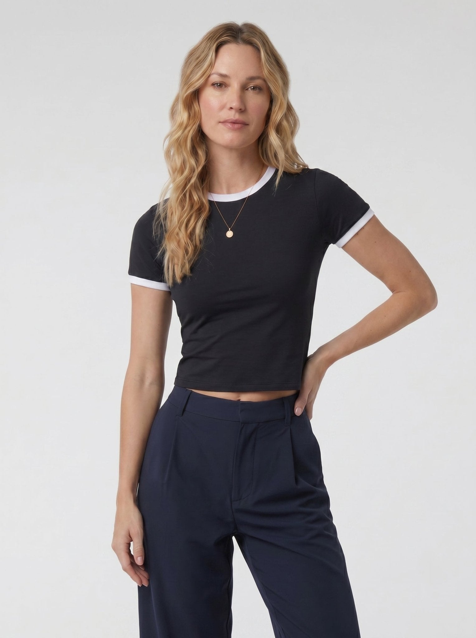 YUCOLEN Women Slim Fit Color Block Crop Top - High Stretch Athletic Shirt in Black