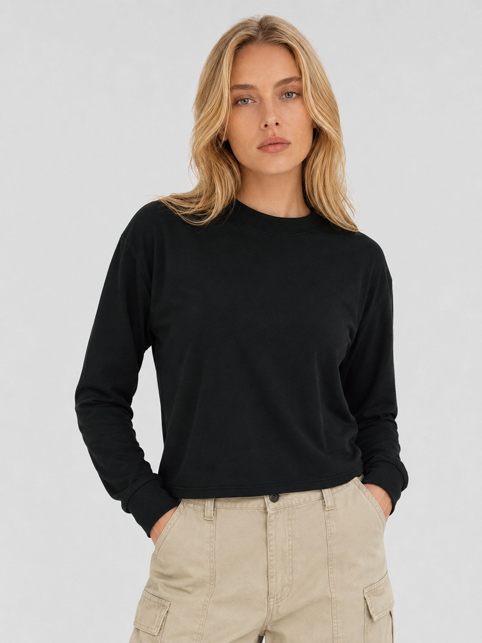 YUCOLEN Women's Breathable Cotton Blend Long Sleeve Crewneck Cropped Top in Black