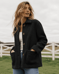 YUCOLEN Women‘s Button Down Fleece Jacket Soft Fuzzy Lapel Collar Coat with Pockets in Black