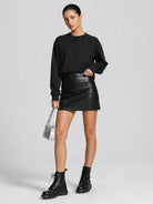 YUCOLEN Women's Fleece Lined Crewneck Sweatshirt with Thumb Holes Loose Fit Pullover in Black