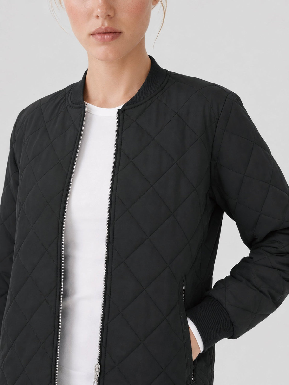 YUCOLEN Women's Lightweight Diamond Quilted Bomber Jacket with Secure Zip Pockets in Black