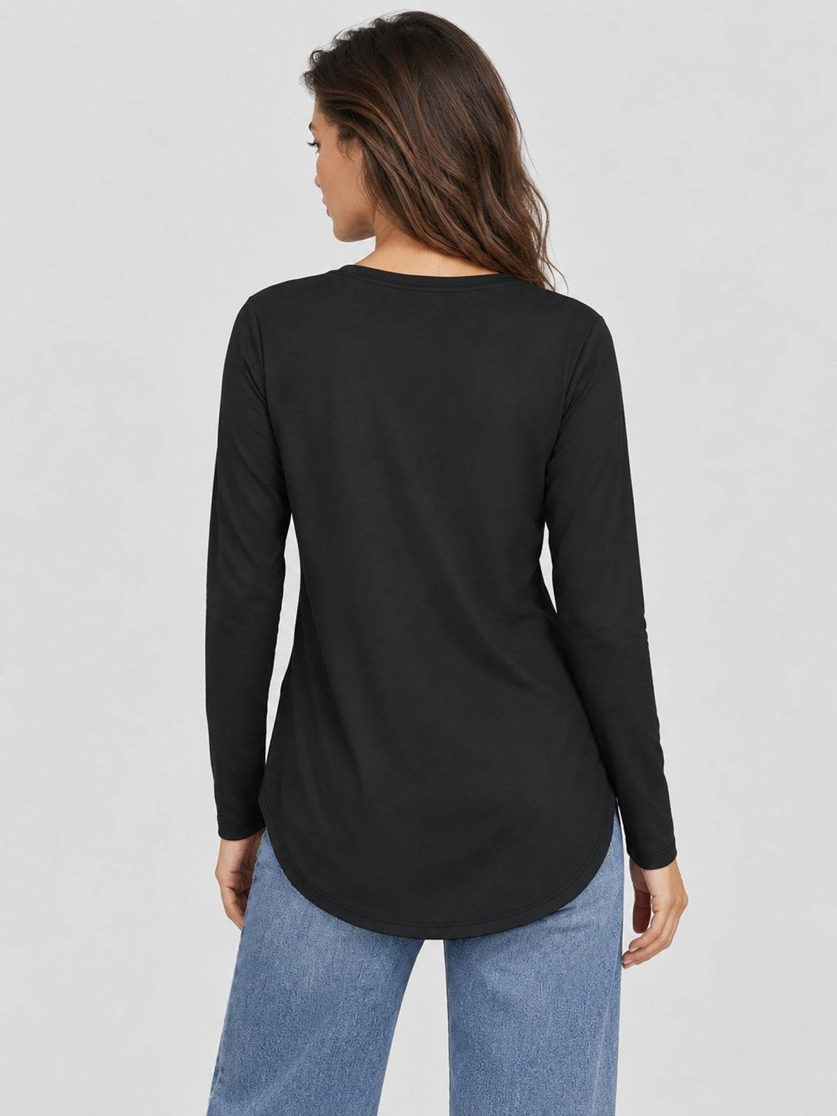 YUCOLEN Women's Long Sleeve Crewneck Tunic Top with Curved Hem in Black