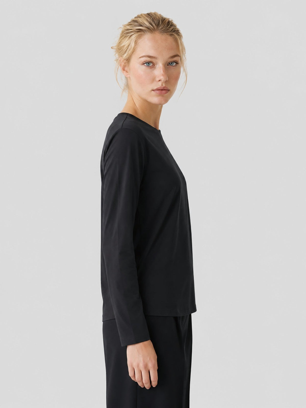 YUCOLEN Women's Long Sleeve Tri-blend Shirt Soft Breathable Loose Fit Crew Neck Tee in Black