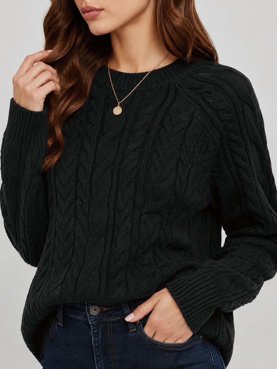 YUCOLEN Women's Oversized Cable Knit Sweater Soft Chunky Crew Neck Pullover Top in Black