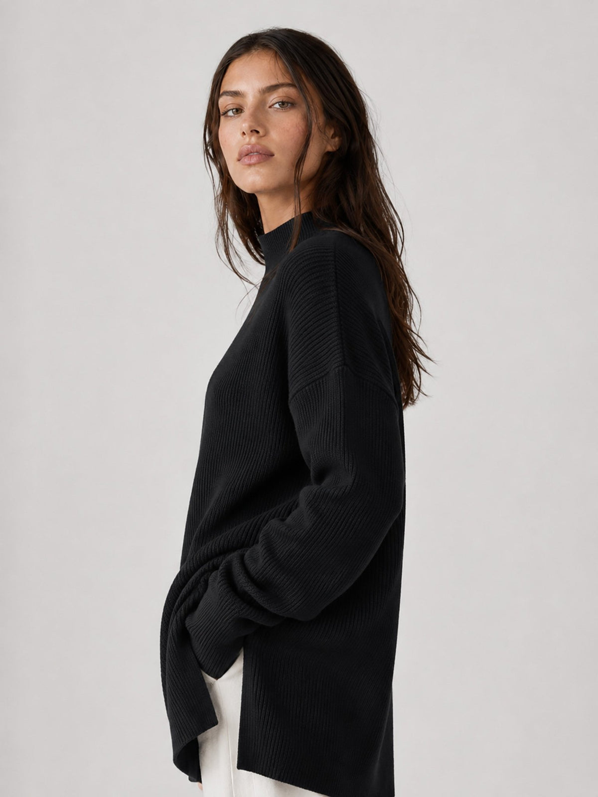 YUCOLEN Women's Oversized Ribbed Knit Turtleneck Pullover with Side Slit in Black