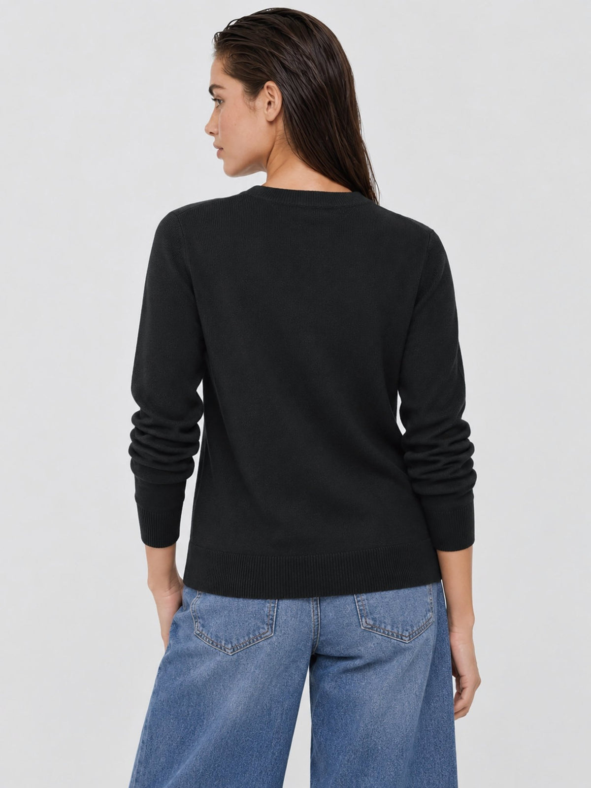 YUCOLEN Women's Soft Wool Blend Lightweight Crewneck Pullover Sweater in Black