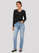 YUCOLEN Women's V Neck Long Sleeve Shirt Cotton Blend Soft Performance Tee in Black