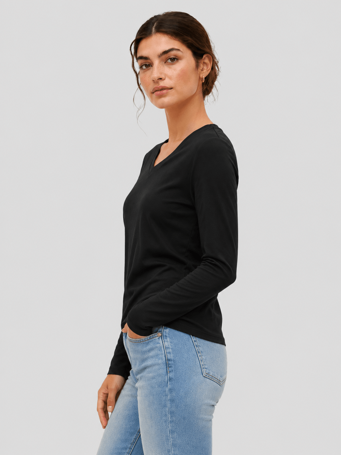 YUCOLEN Women's V Neck Long Sleeve Shirt Cotton Blend Soft Performance Tee in Black