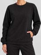 YUCOLEN Womens Warm Fleece Crewneck Sweatshirt with Zip Pockets in Black