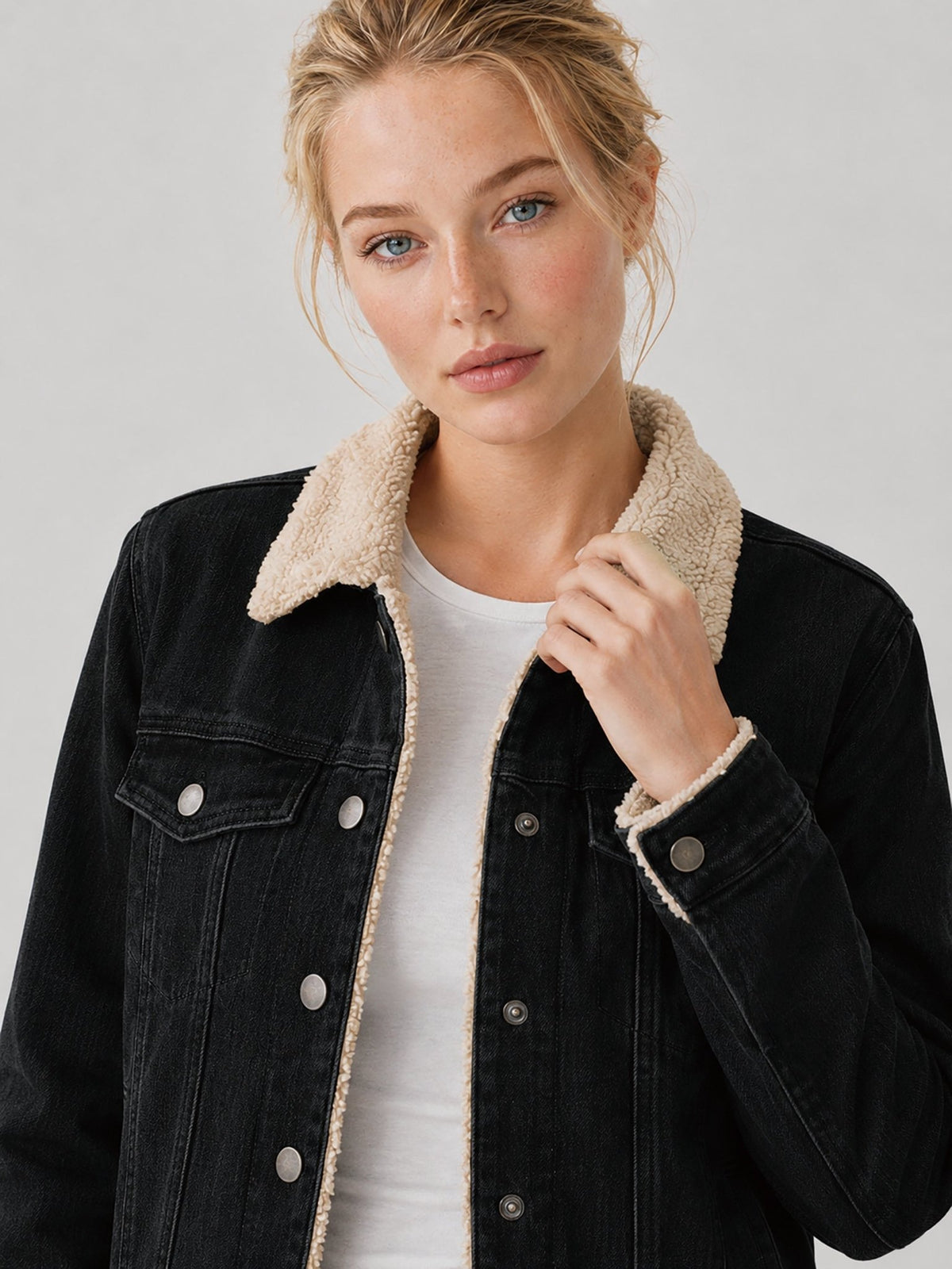 YUCOLEN Women's Warm Sherpa Lined Denim Jacket with Fleece Collar and Pockets in Black