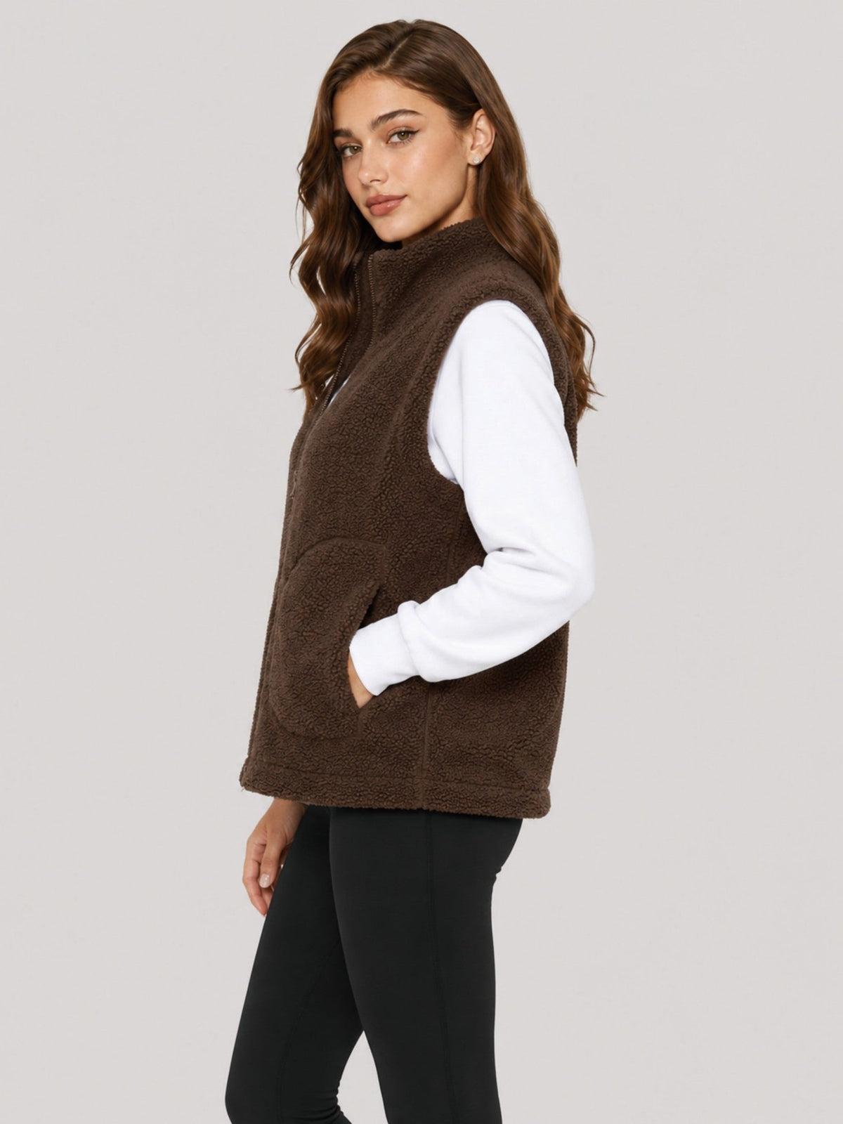 YUCOLEN Women's Sherpa Fleece Vest Fuzzy Zip Up Sleeveless Jacket with 4 Pockets in Brown