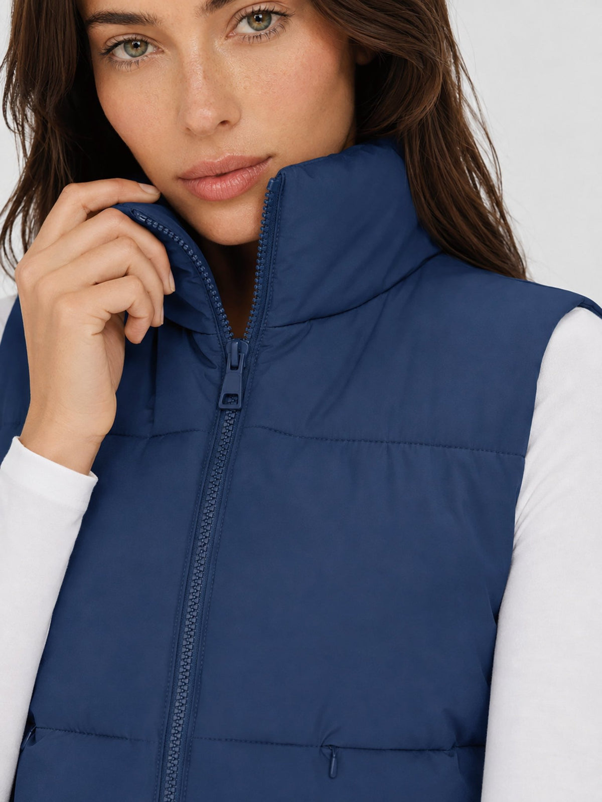 YUCOLEN Women's Cropped Puffer Vest Lightweight Sleeveless Quilted Bubble Gilet in Dark Blue
