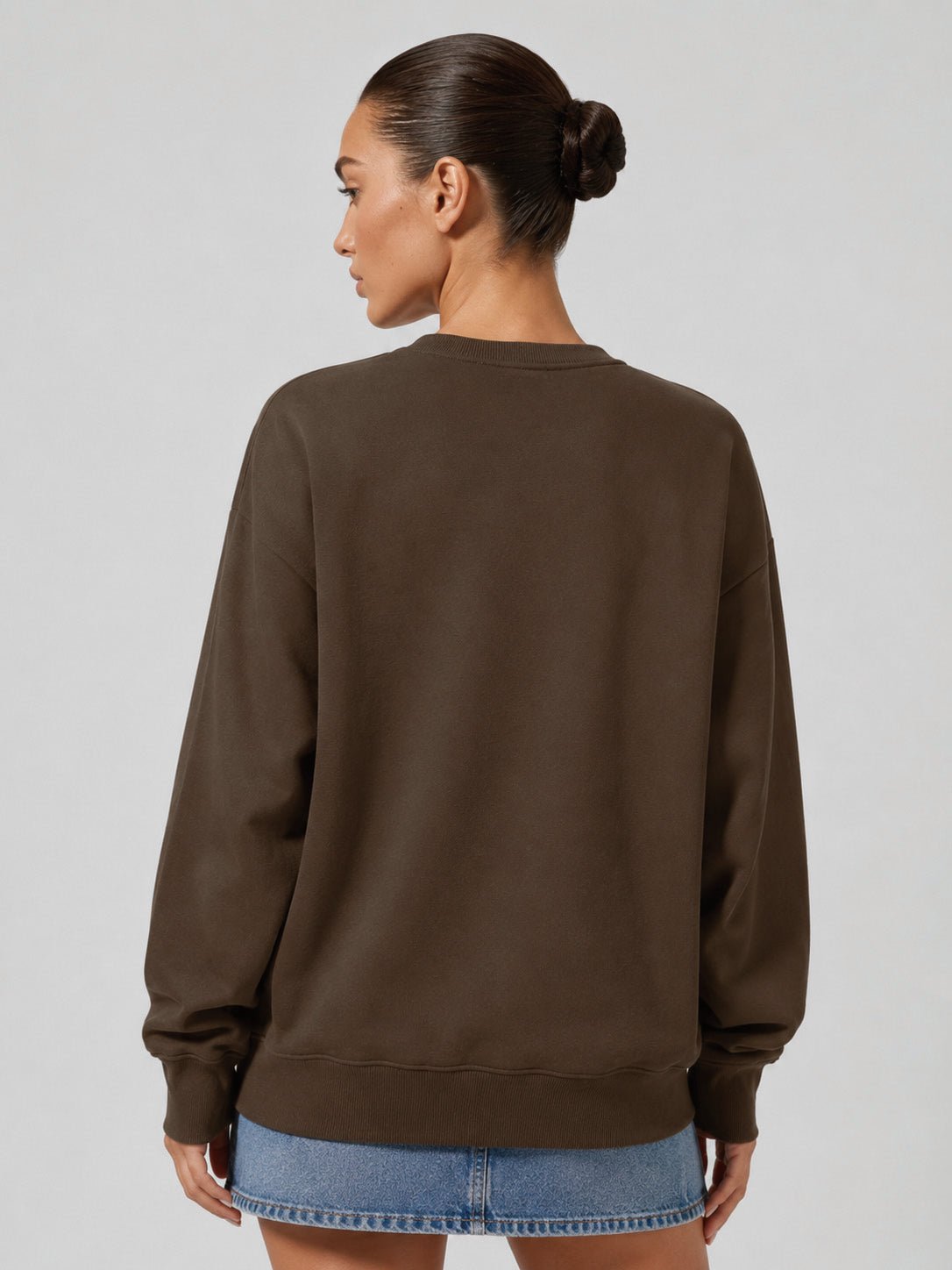 YUCOLEN Women's Fleece Lined Crewneck Sweatshirt with Thumb Holes Loose Fit Pullover in Dark Brown
