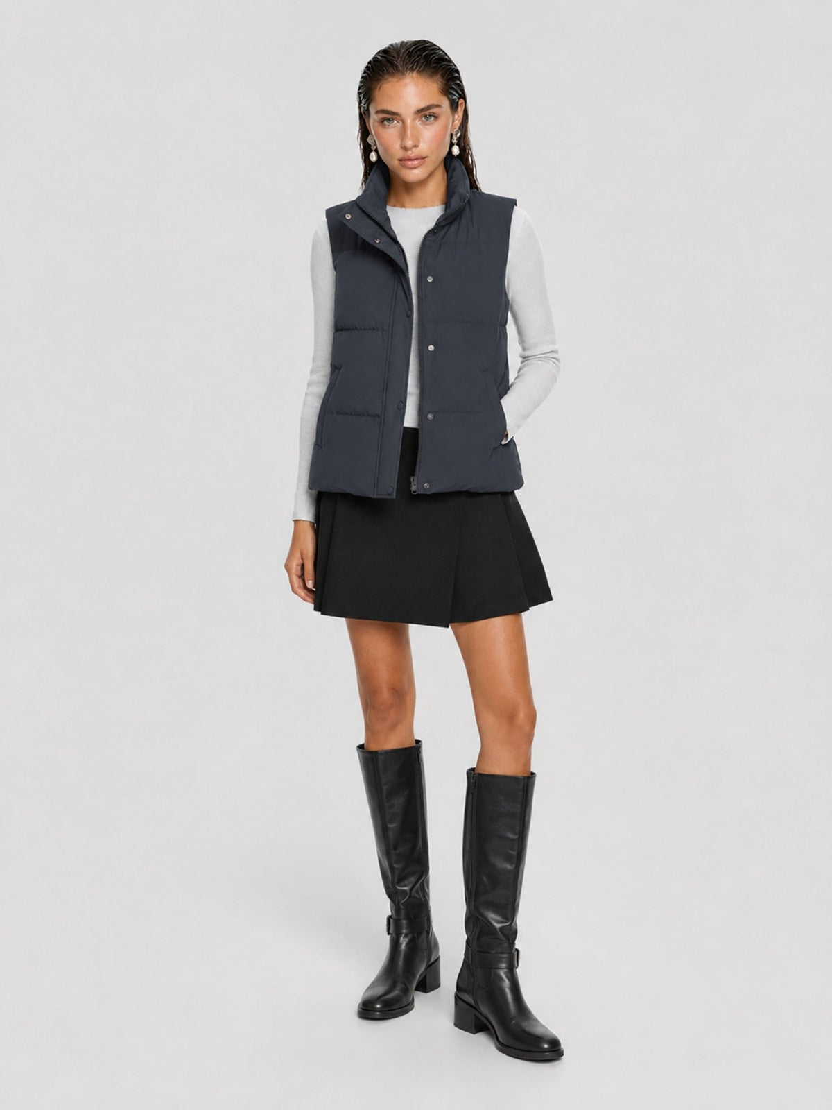 YUCOLEN Women's Lightweight Duck Down Puffer Vest Stand Collar Sleeveless Jacket in Dark Dray