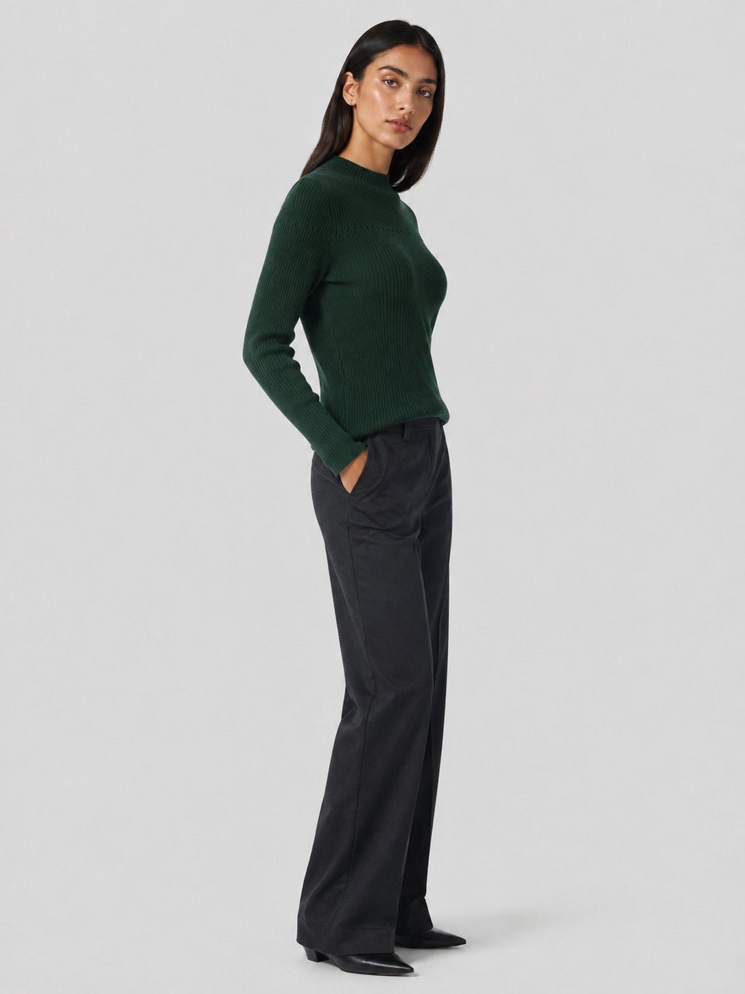 YUCOLEN Women's Mock Neck Ribbed Slim Fit Sweater Soft Wool Blend Pullover in Dark Green