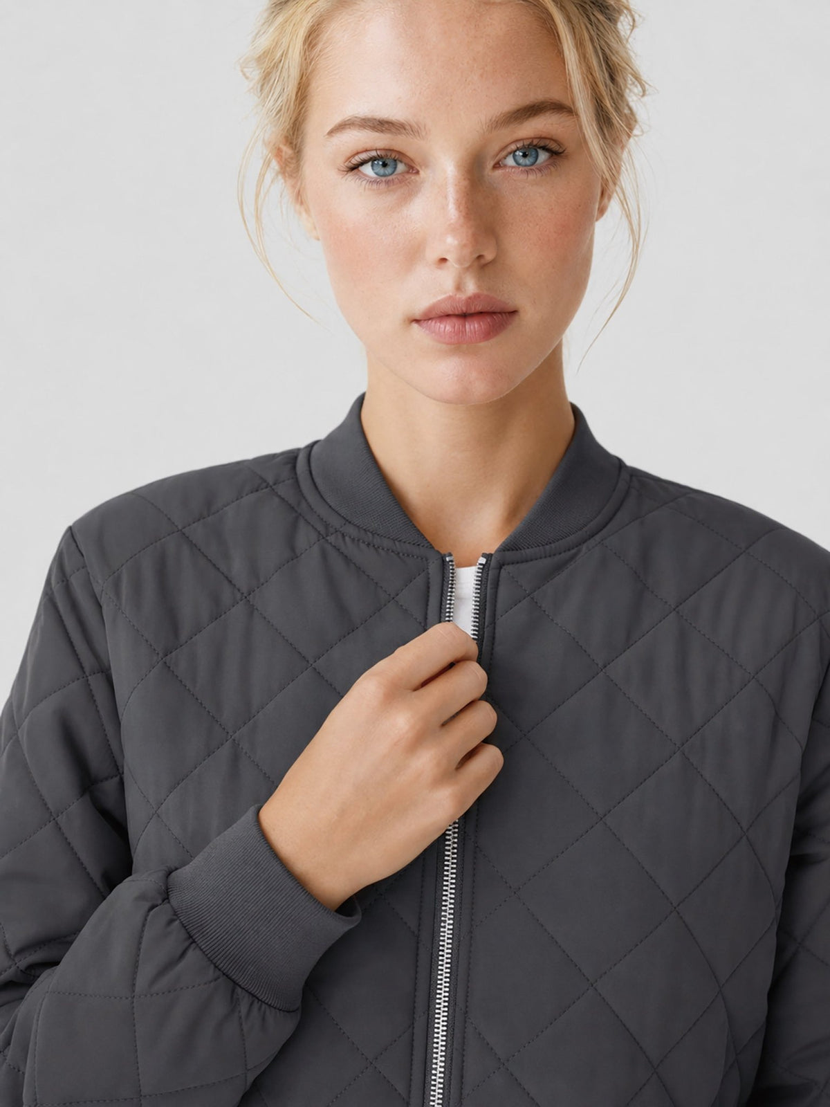 YUCOLEN Women's Lightweight Diamond Quilted Bomber Jacket with Secure Zip Pockets in Dark Grey